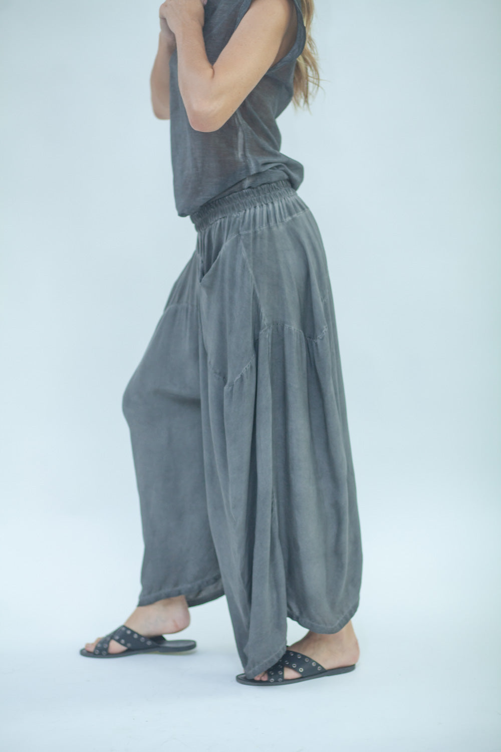Women's cupro trousers LPA049 W121 DYE