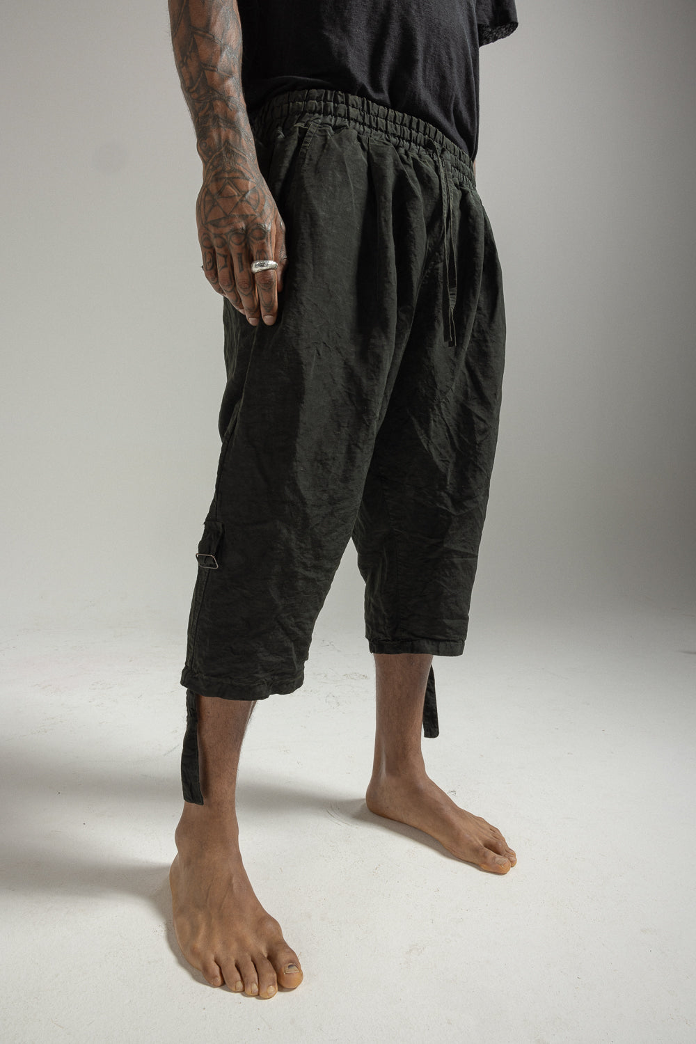 Men's linen Bermuda shorts MBE036 W138