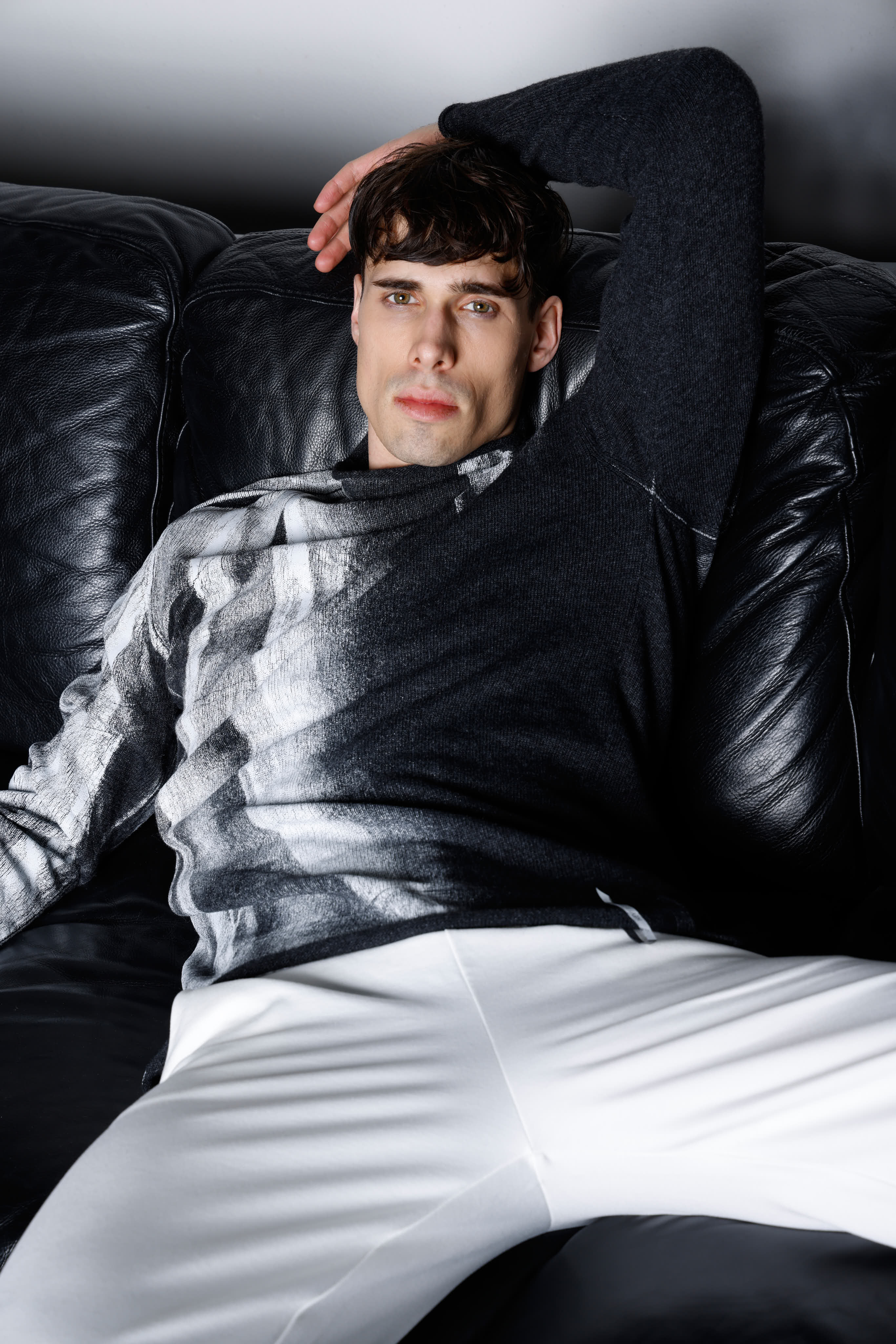 Men's soft medium neck sweater MKN020 SH 4