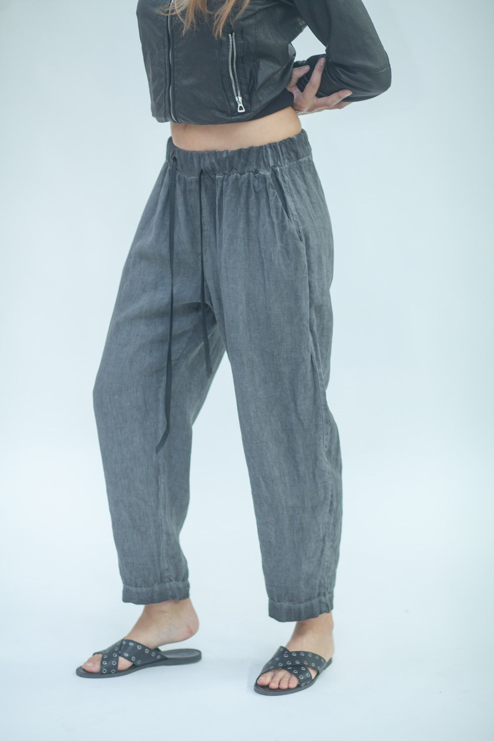 Women's linen trousers LMPA058.