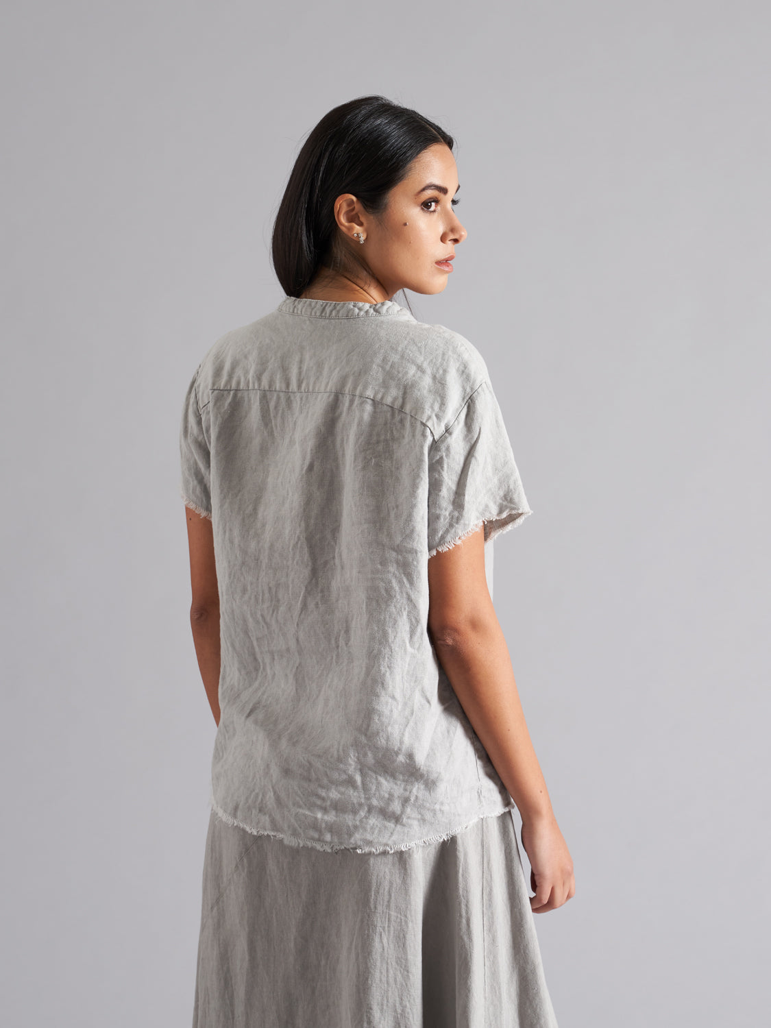 Short-sleeved linen shirt