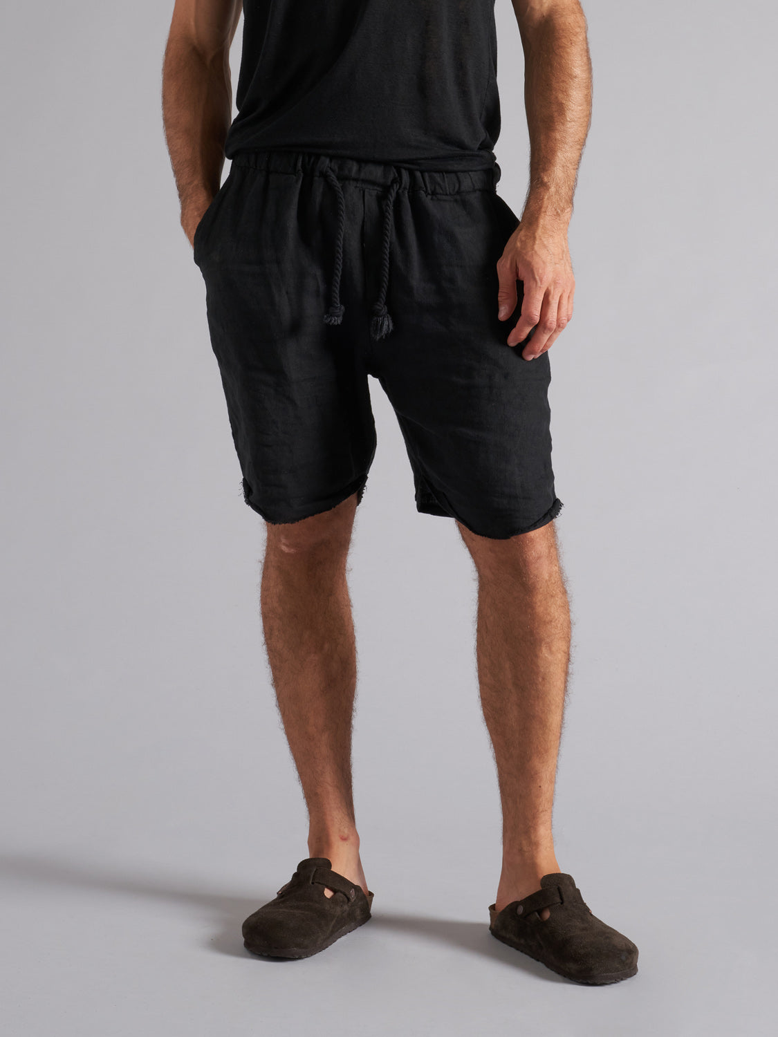 Men's linen Bermuda shorts MBE004 W142