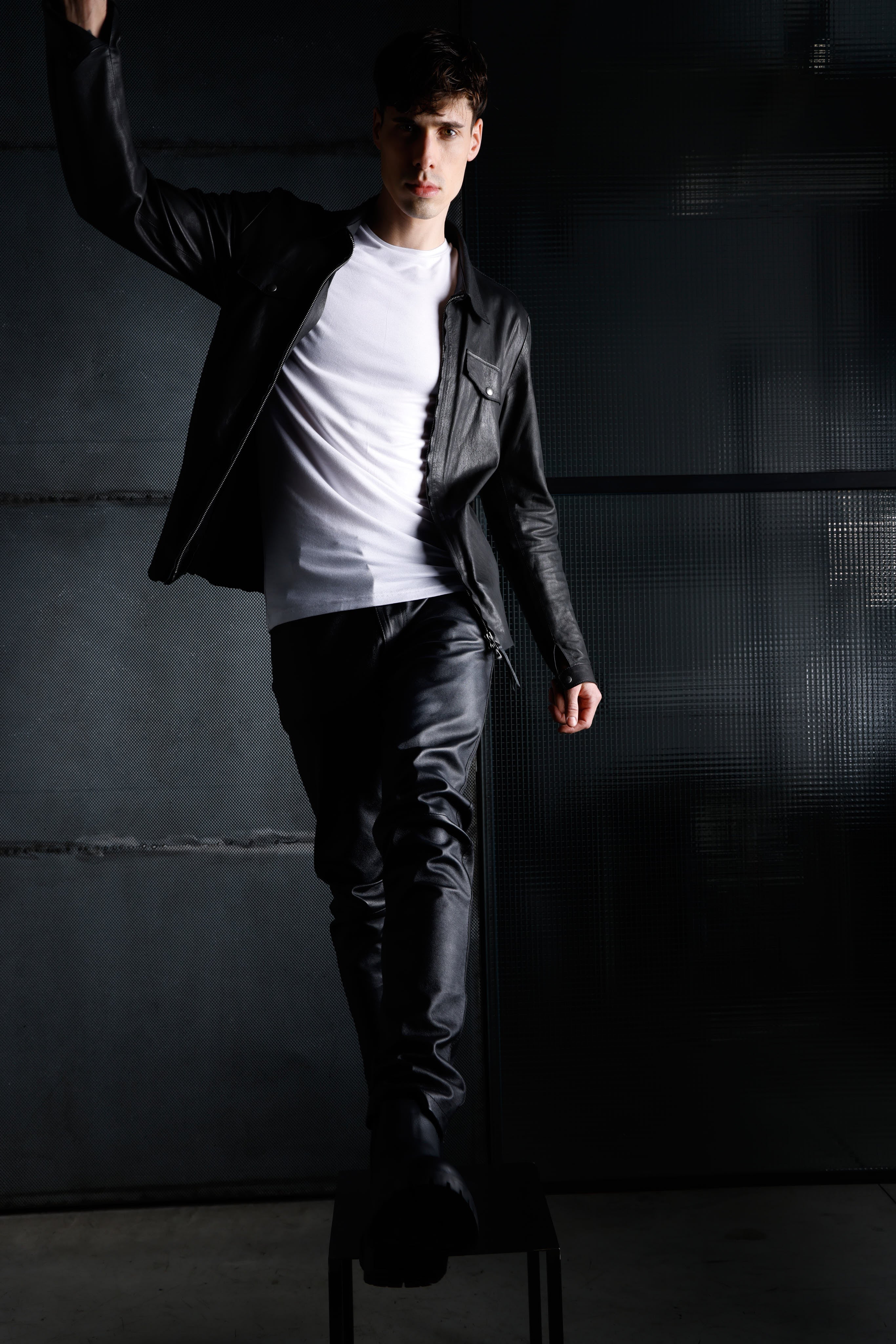 Short-sleeved viscose t-shirt MTH053 K199