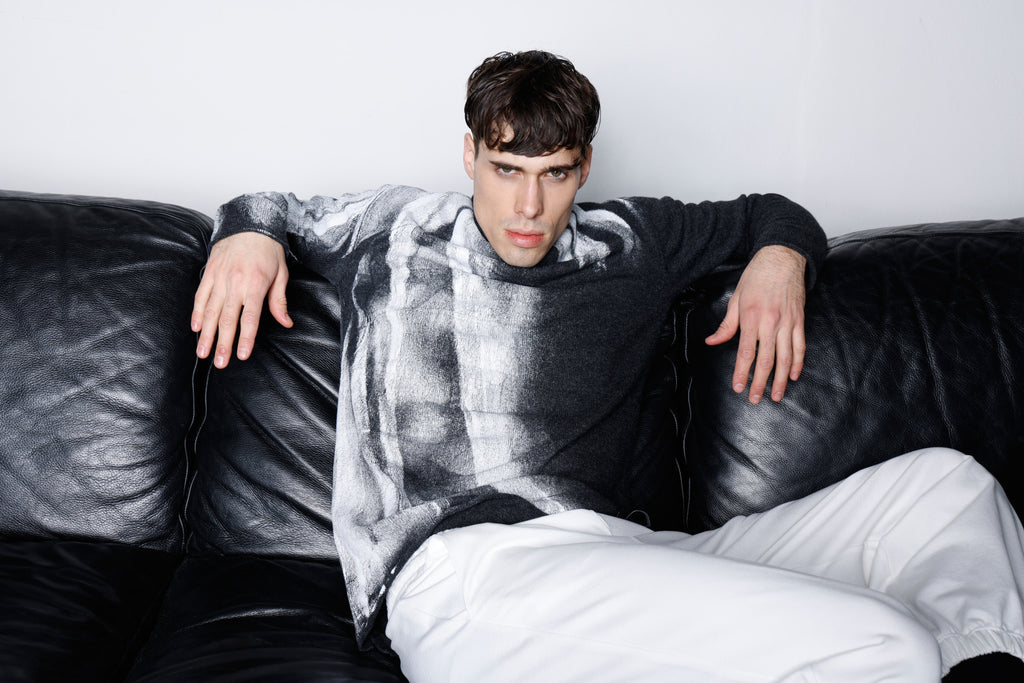 Men's soft medium neck sweater MKN020 SH 4